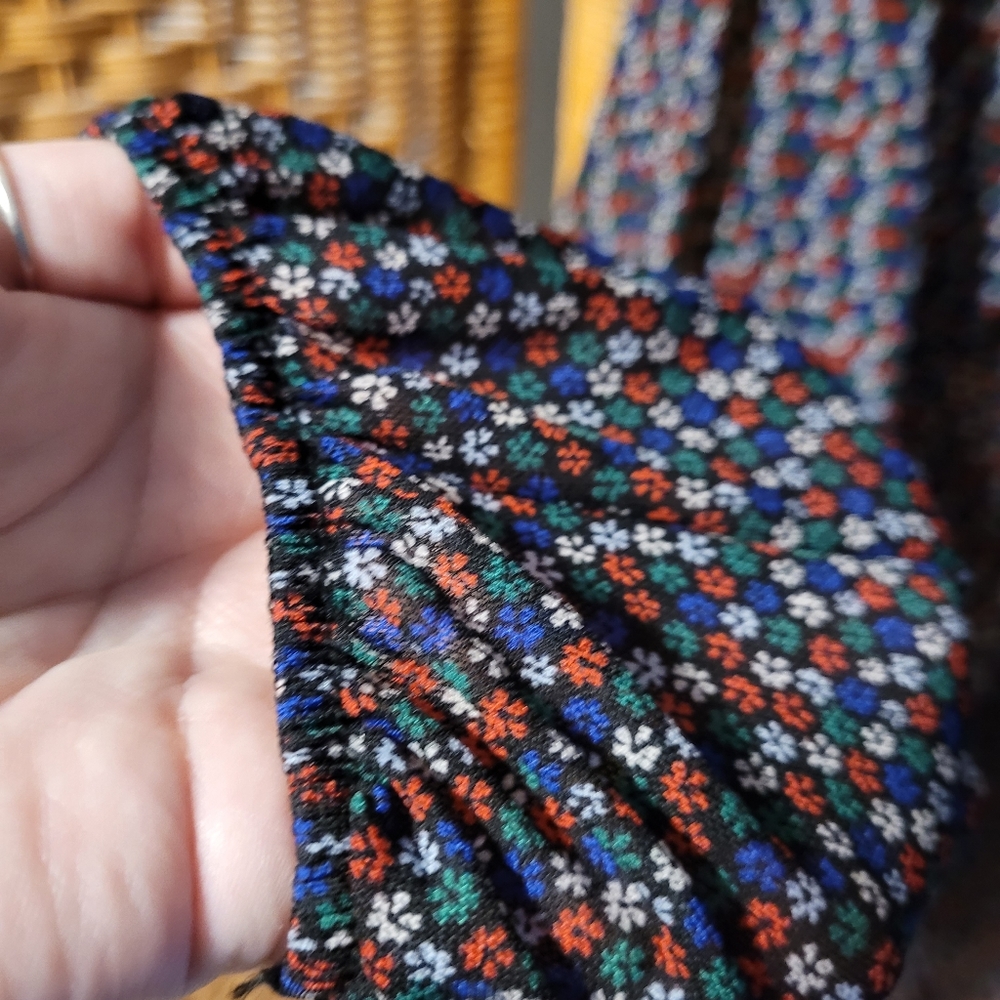 Spring flower blouse - Picture 4 of 5